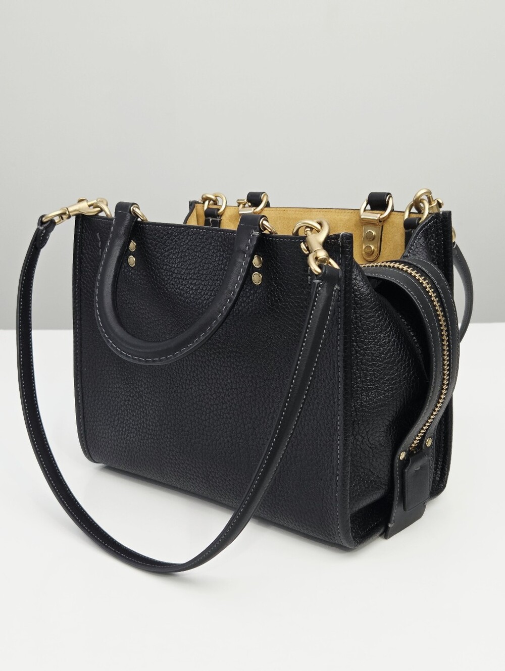 LIKE NEW COACH ROGUE BAG 25 - BLACK - Picture 6 of 14